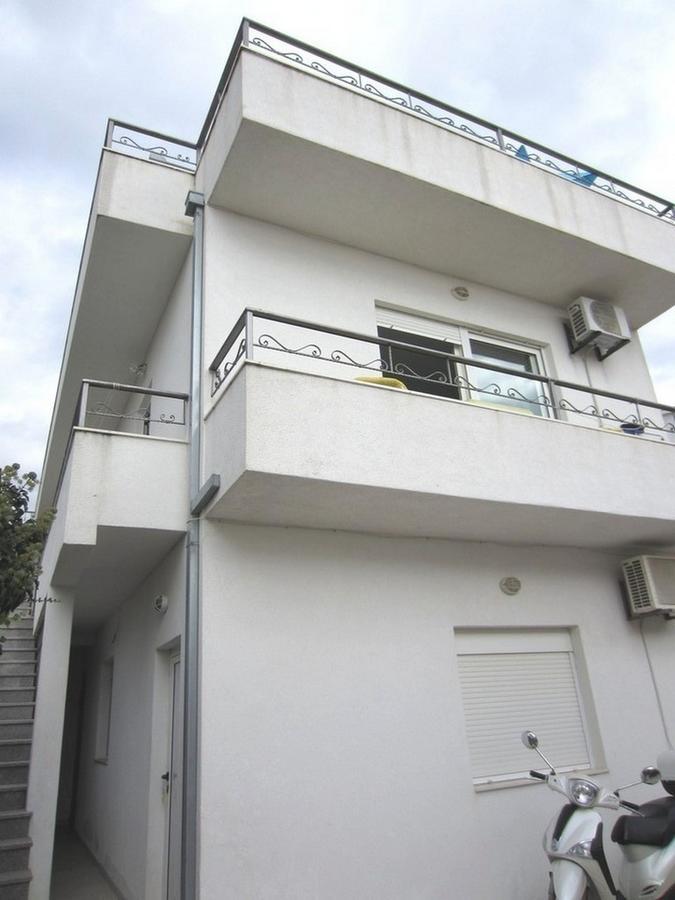 Apartments Zdenka Donji Okrug  Buitenkant foto